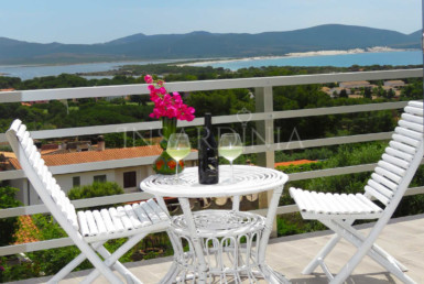 Fantastique appartement en location dans une villa à Portopino avec terrasse et vue mer sur le golfe