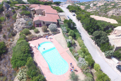 Costa Paradiso: Villa for rent with swimming-pool and garden