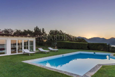 Superbe villa en location vue mer Porto Rotondo