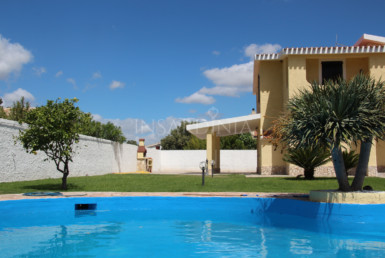 Flumini di Quartu: villa for rent with private swimming-pool