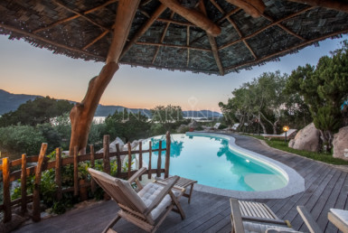 Porto Rotondo: Villa in affitto con piscina e giardino