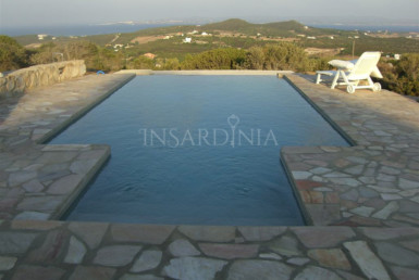 Villa in vendita con piscina e vista mare Carloforte