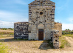 shutterstock_228009604_ploaghe_chiesa_san_michele_salvenero_milosk_50_ce